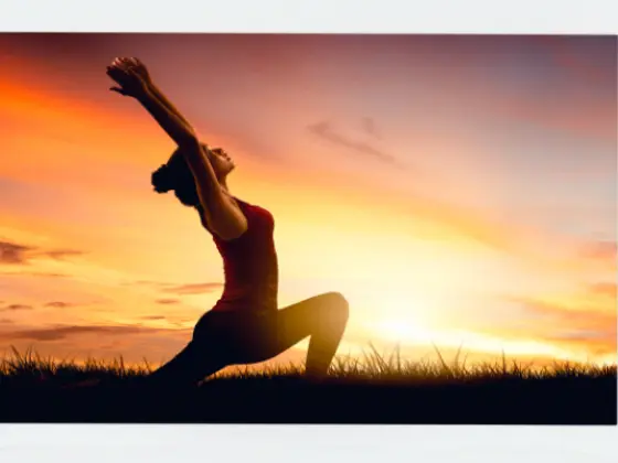 Fluxo de Yoga ao Nascer do Sol